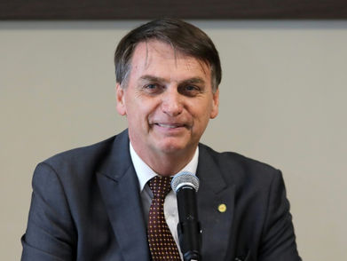 DITADURAS NÃO VÃO MAIS VIVER AS CUSTAS DOS IMPOSTOS DOS BRASILEIROS, DIZ BOLSONARO