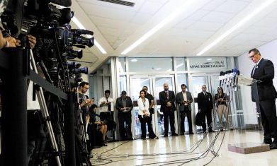 Apartidária, institucional e “menos esquerda”