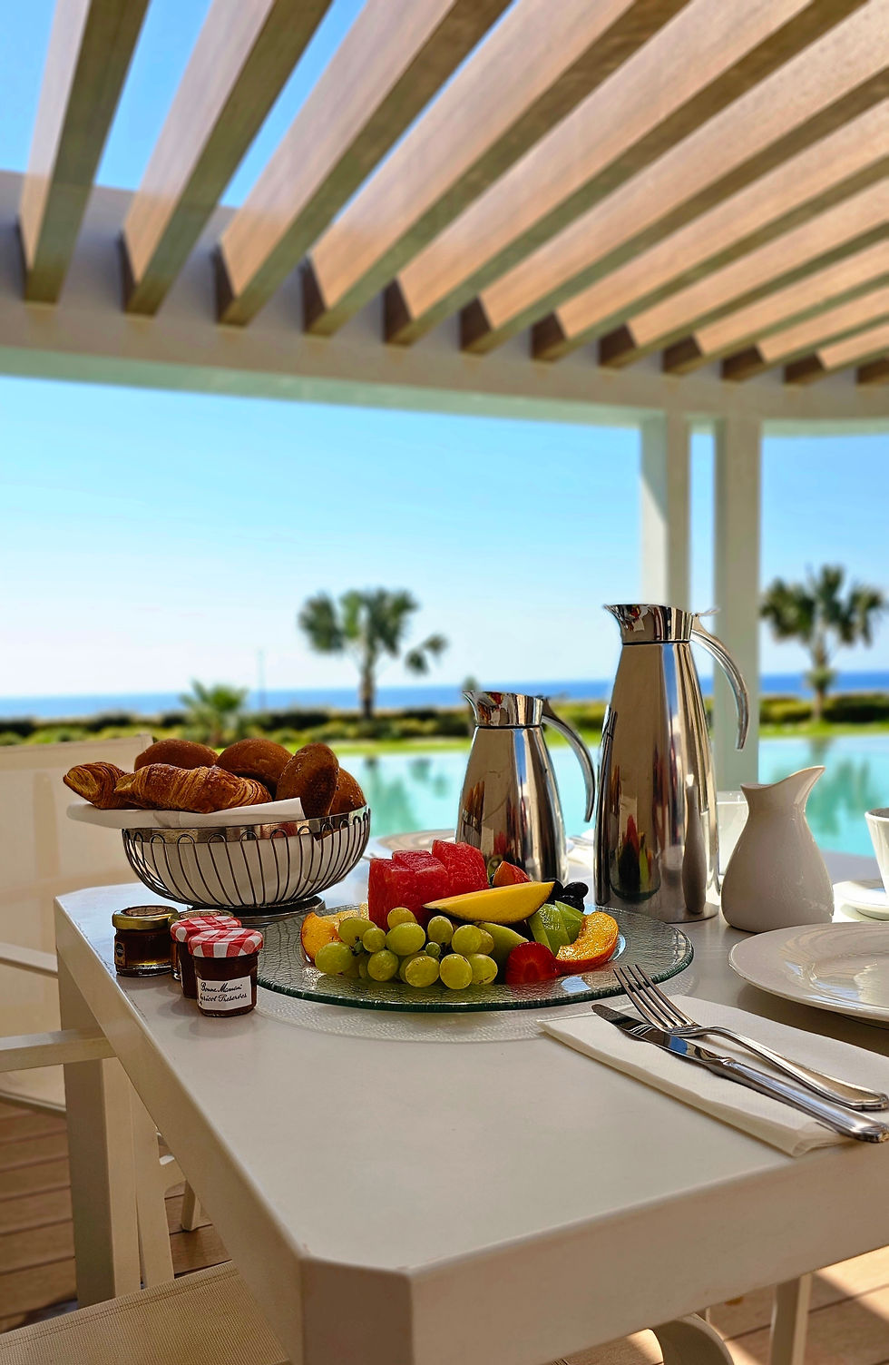 Maiya Exclusive Resort breakfast by the pool
