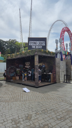 Fachada do estande de Dying Light na Hora do Horror 2025