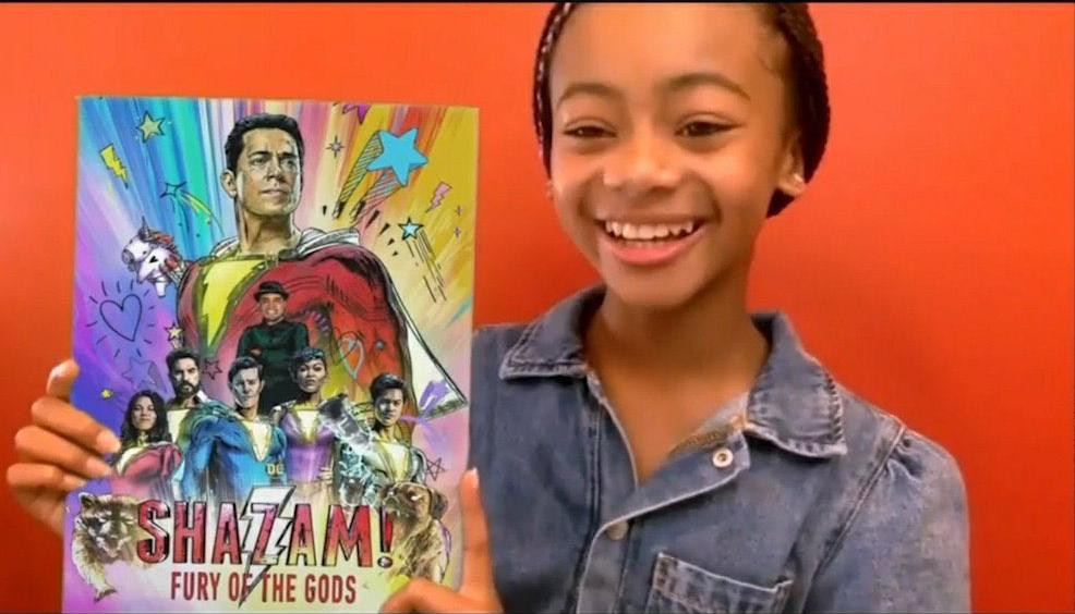 A atriz Faithe C. Herman divulgou durante o DC FanDome o poster de Shazam!: Fury of The Gods, que estreia em 2022 (Imagem: DC FanDome / Reprodução)