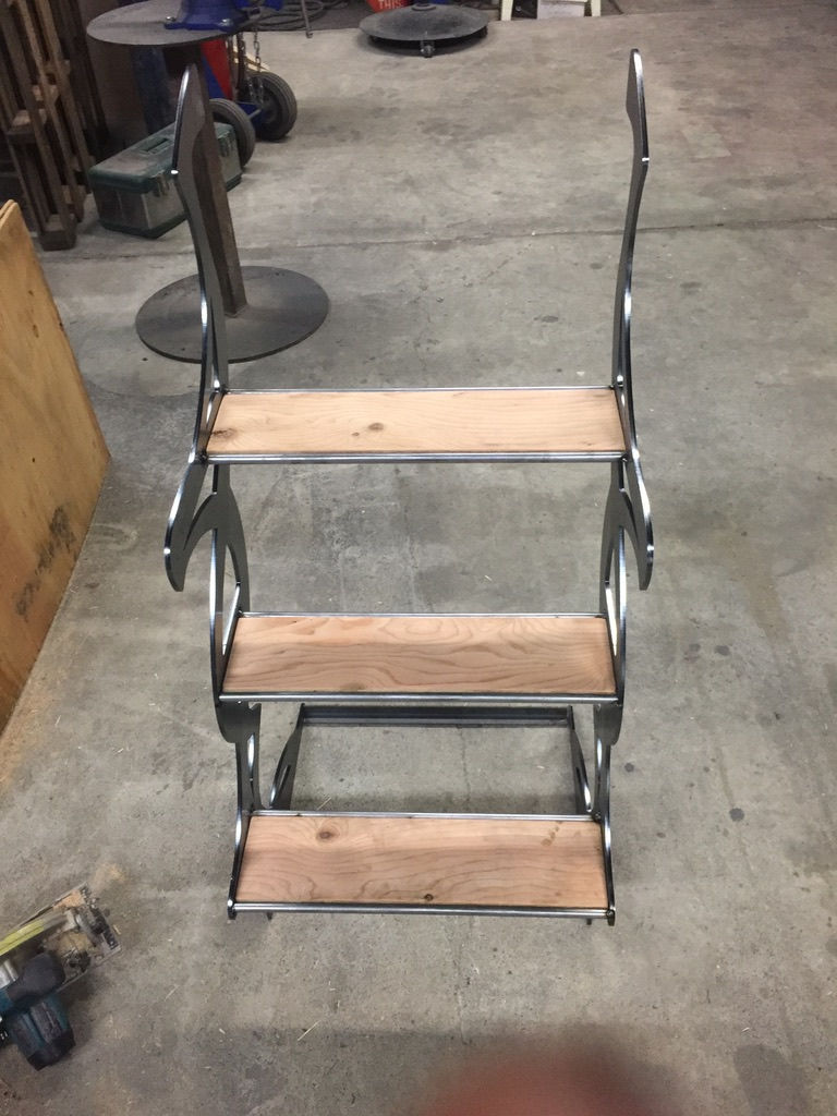 champagne ladder front