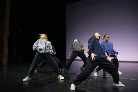 'HOW TO HANDLE THIS' By Annelie Andre