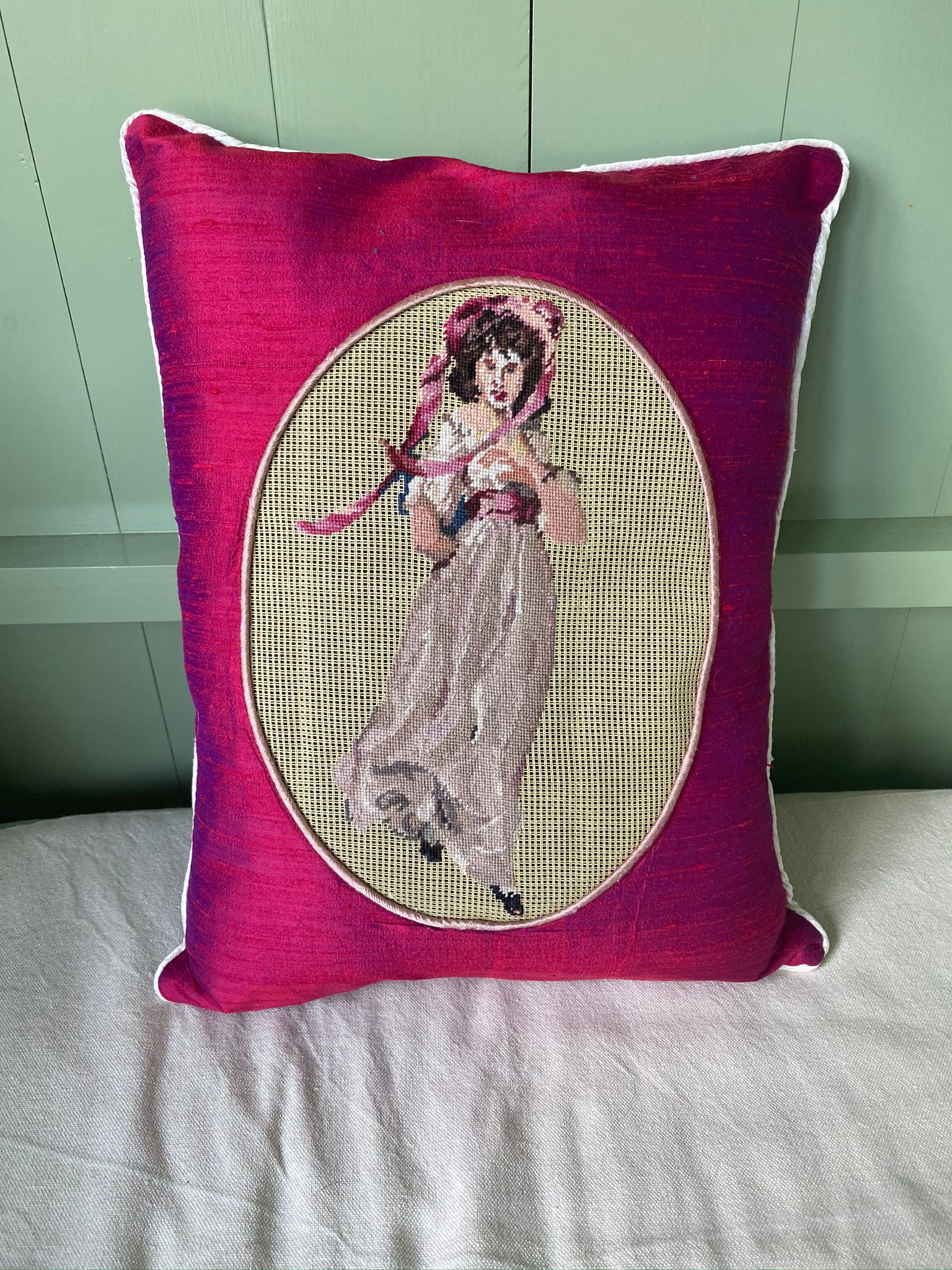 Needlepoint Lady 37/1200