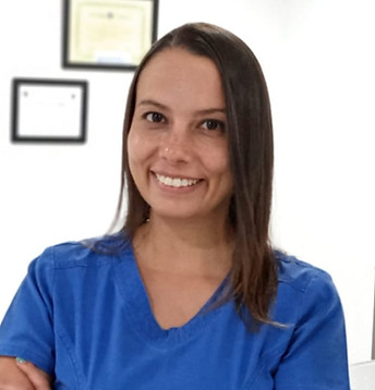 Dra. Marianela Arce, Novo Dental, Cirugía cordales, Implante, Frenillos, Dentista, Odontólogo, Clínica dental, Blanqueamiento, Dientes blancos, Sarro, Dolor de muela, Limpieza dental, Patólogo oral,  Cáncer oral, Cáncer lengua, Biopsia lengua, boca, dolor, molestias, arreglo, caries, diente roto, úlceras, aftas, calzas blancas, Lagunilla de Heredia, Costa Rica