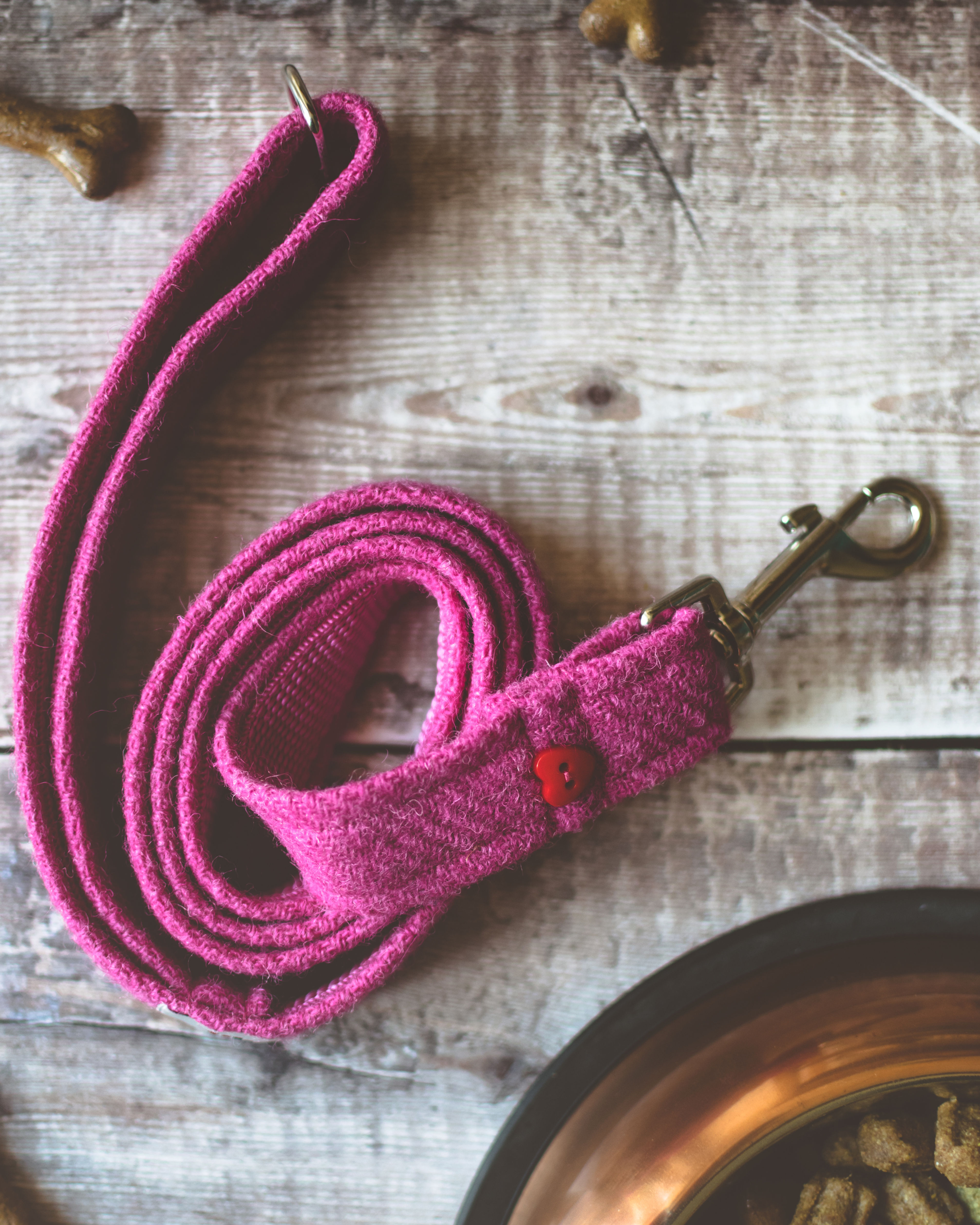 Bubblegum Pink Harris Tweed Lead