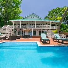 where to stay, resorts with pools, boat rentals, scuba tours, and fishing.