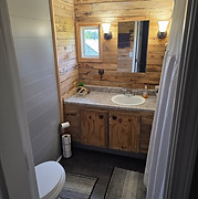 secondary bathroom inside hunting lodge by Missouri Outfitters MCCO