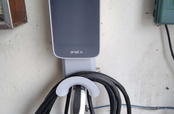 Electric vehicle charger