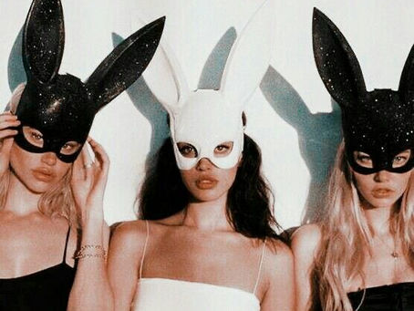 10 Fun & Fashionable Halloween Costumes 