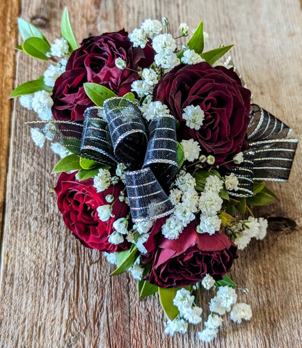 Corsage | Maricopa Flowers
