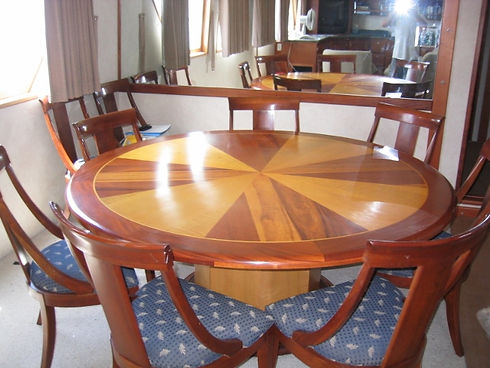 dining table (640x480).jpg