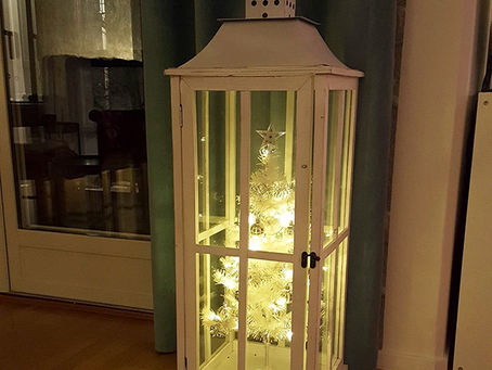 6 Ingeniosas y divertidas ideas para mantener a salvo el árbol de Navidad ante tus mascotas