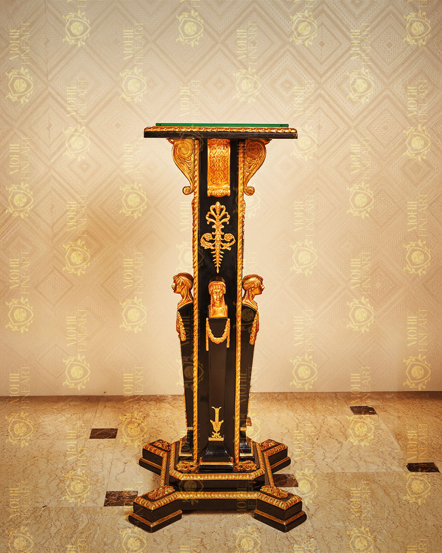 Imperial Black & Gold Stand