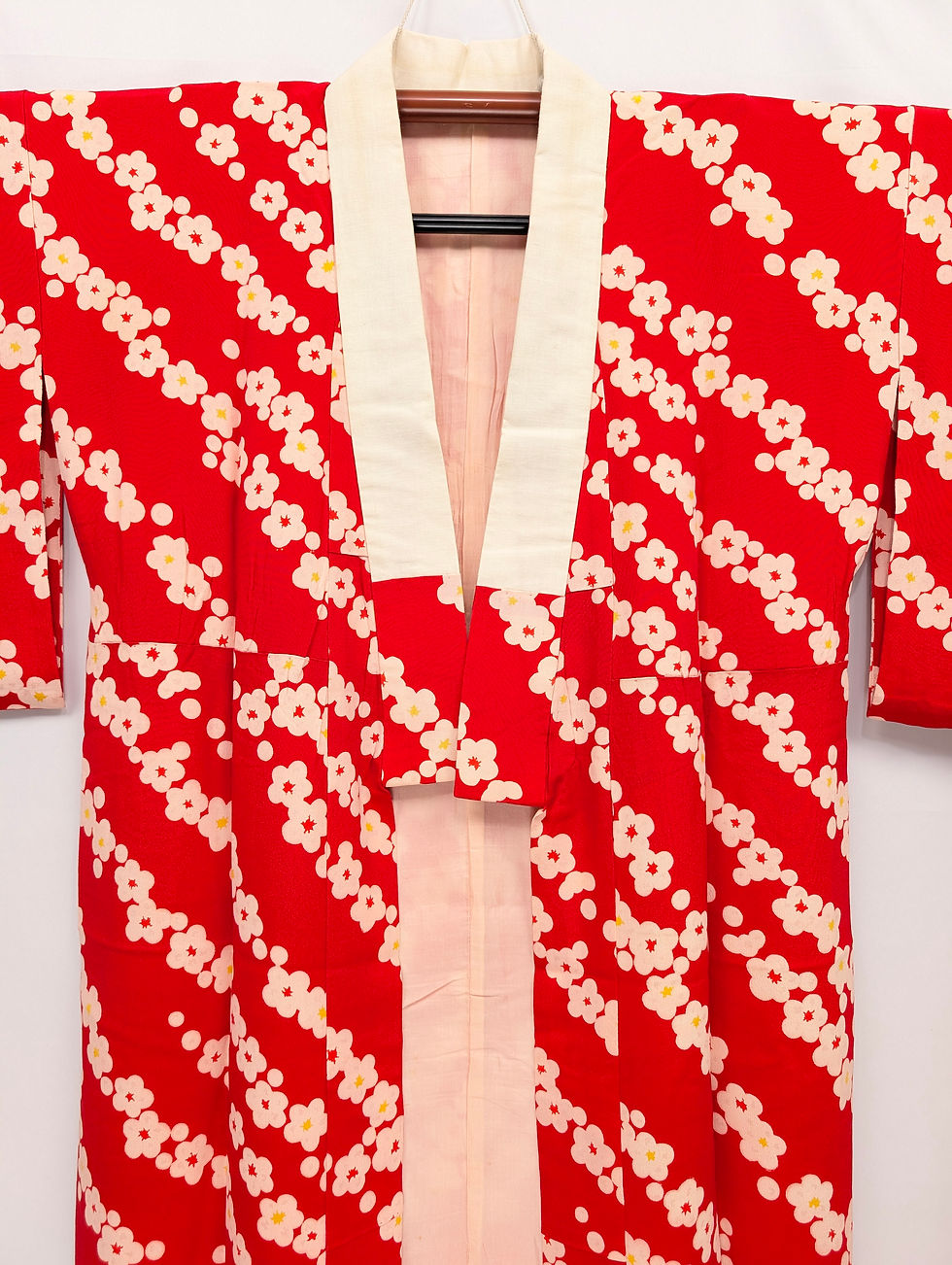 Miniature : Sous-Kimono Juban Rouge - Pluie de Fleurs en Diagonale