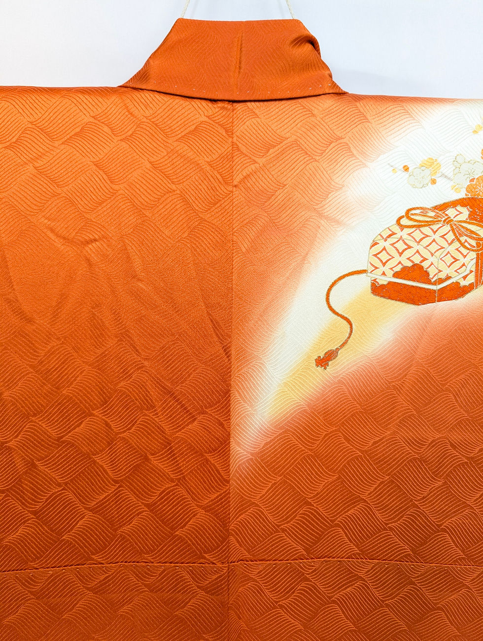 Miniature : Kimono Vintage Texturé Orange Lumineux Motifs Floraux