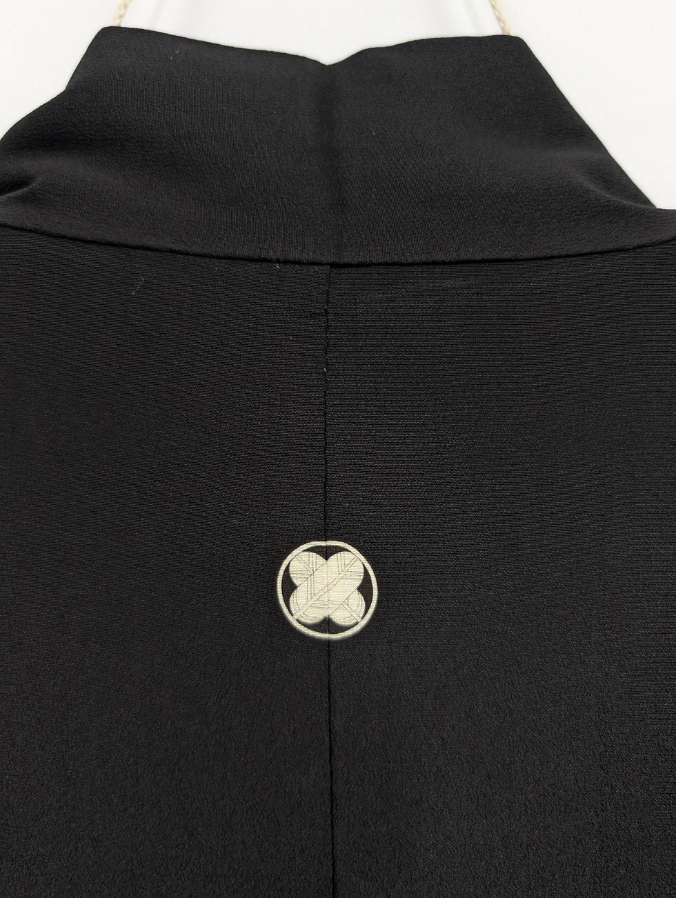 Miniature : Veste Haori Vintage Longue – Noir & Doublure Rouge