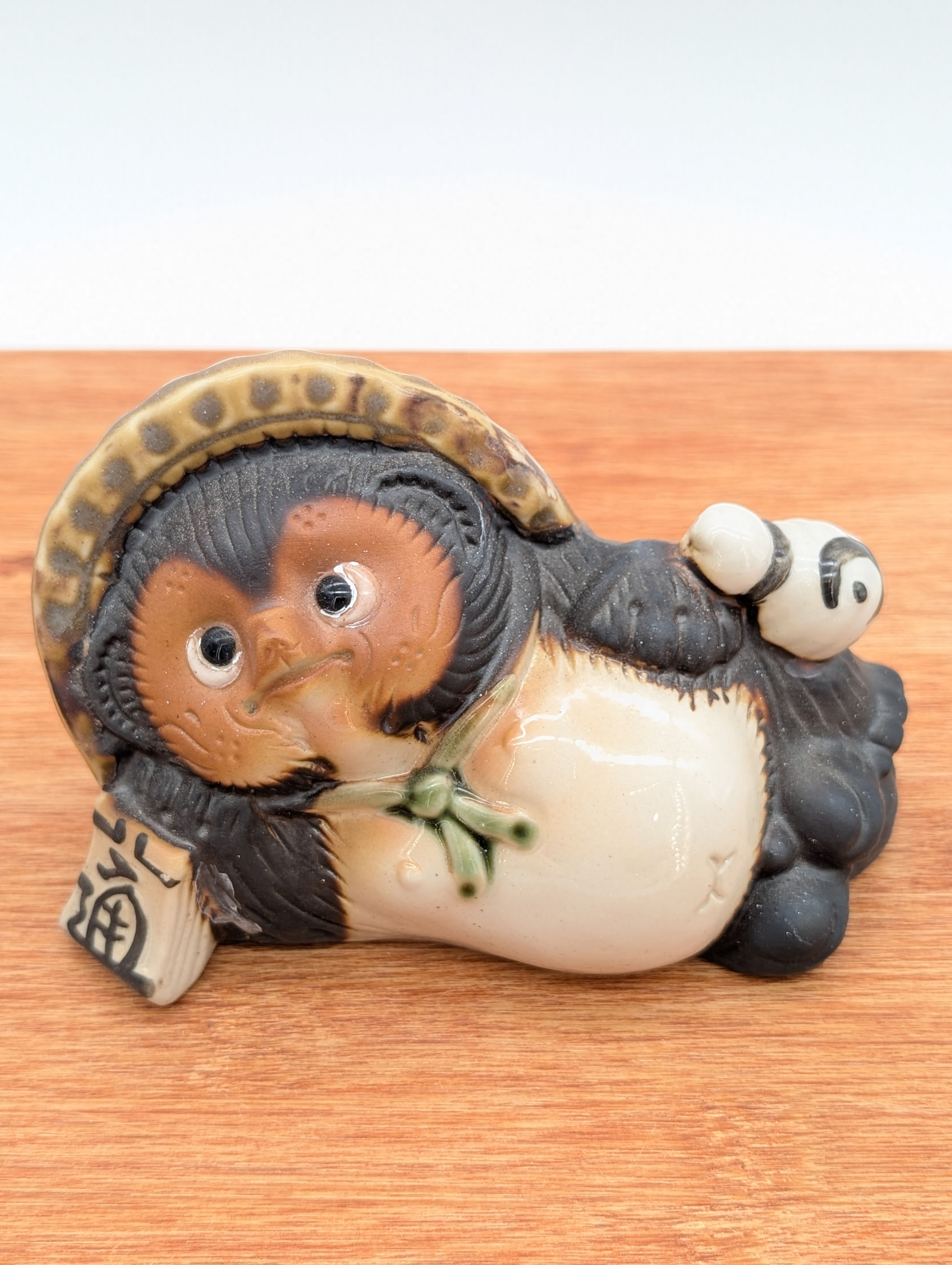 Figurine Tanuki Allongé Vintage 14cm - Céramique Japonaise Porte-bonheur