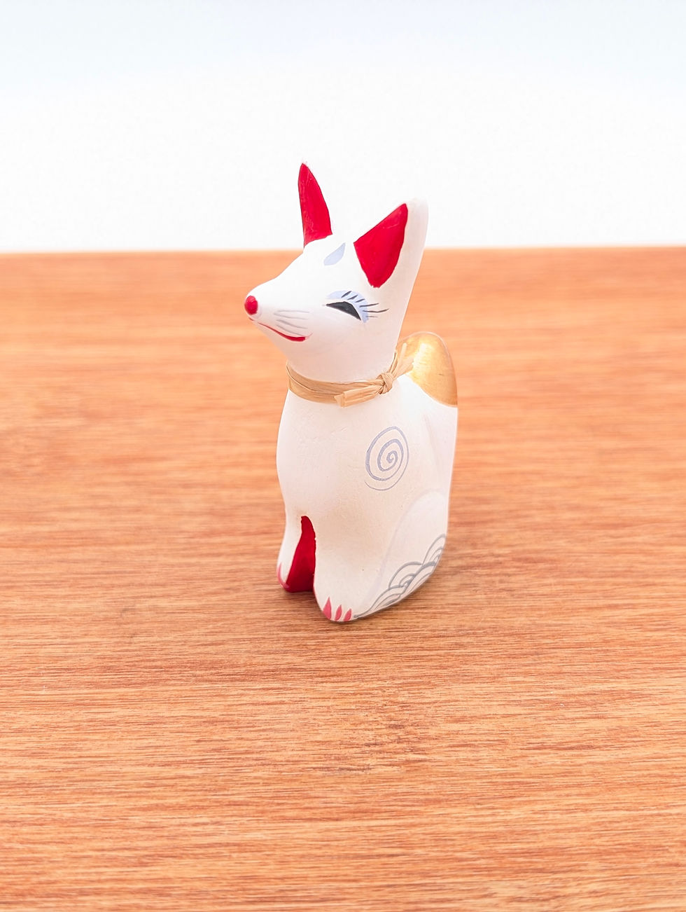 Miniature : Poupée Kitsune Inari Tsuchi Ningyō - L'Élégance du Japon