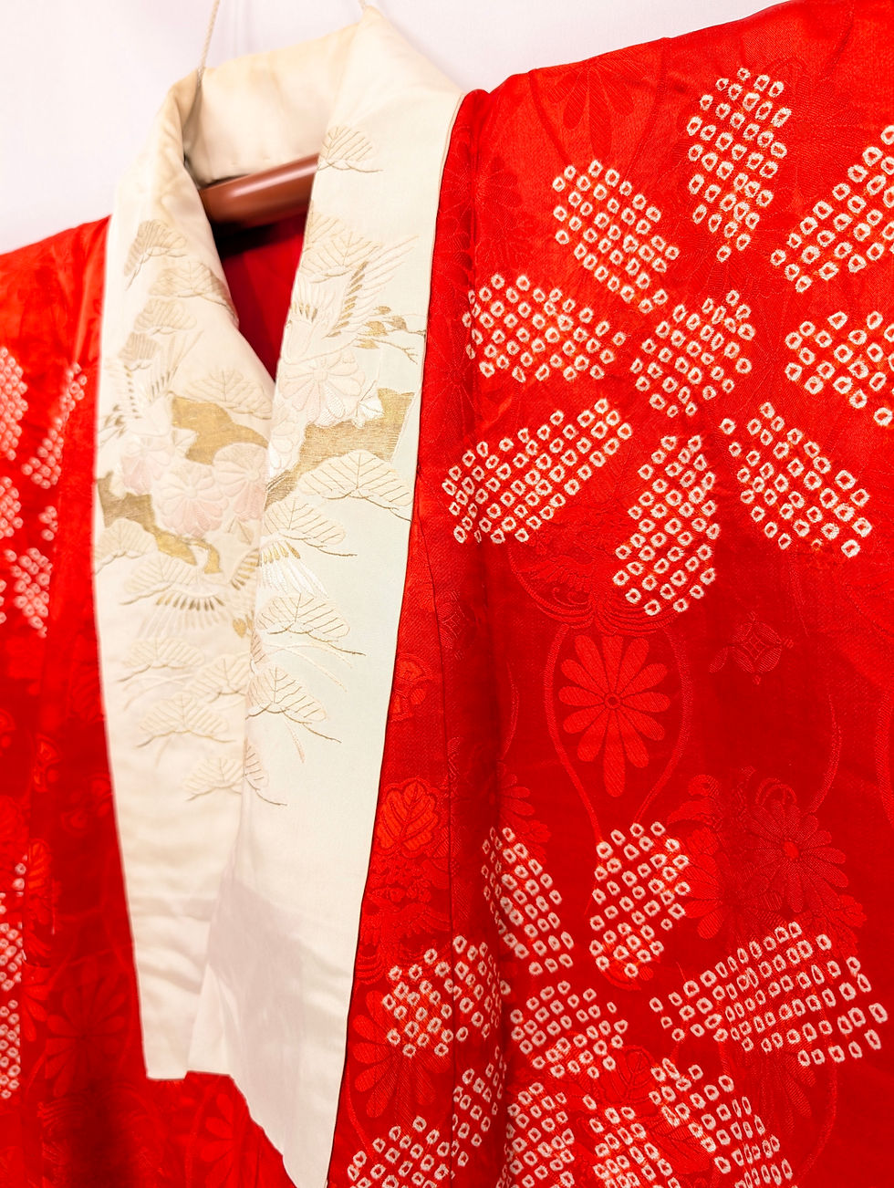 Miniature : Sous-Kimono Juban Rouge - Motifs Shibori & Col Brodé