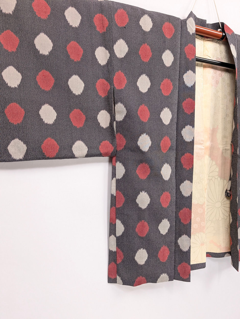 Miniature : Veste Haori Vintage Anthracite – Motif Graphique à Pois Rouge et Gris