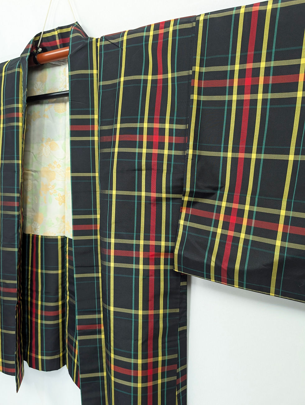 Miniature : Haori Vintage Noir "Graphique" à Motif Tartan Jaune et Rouge