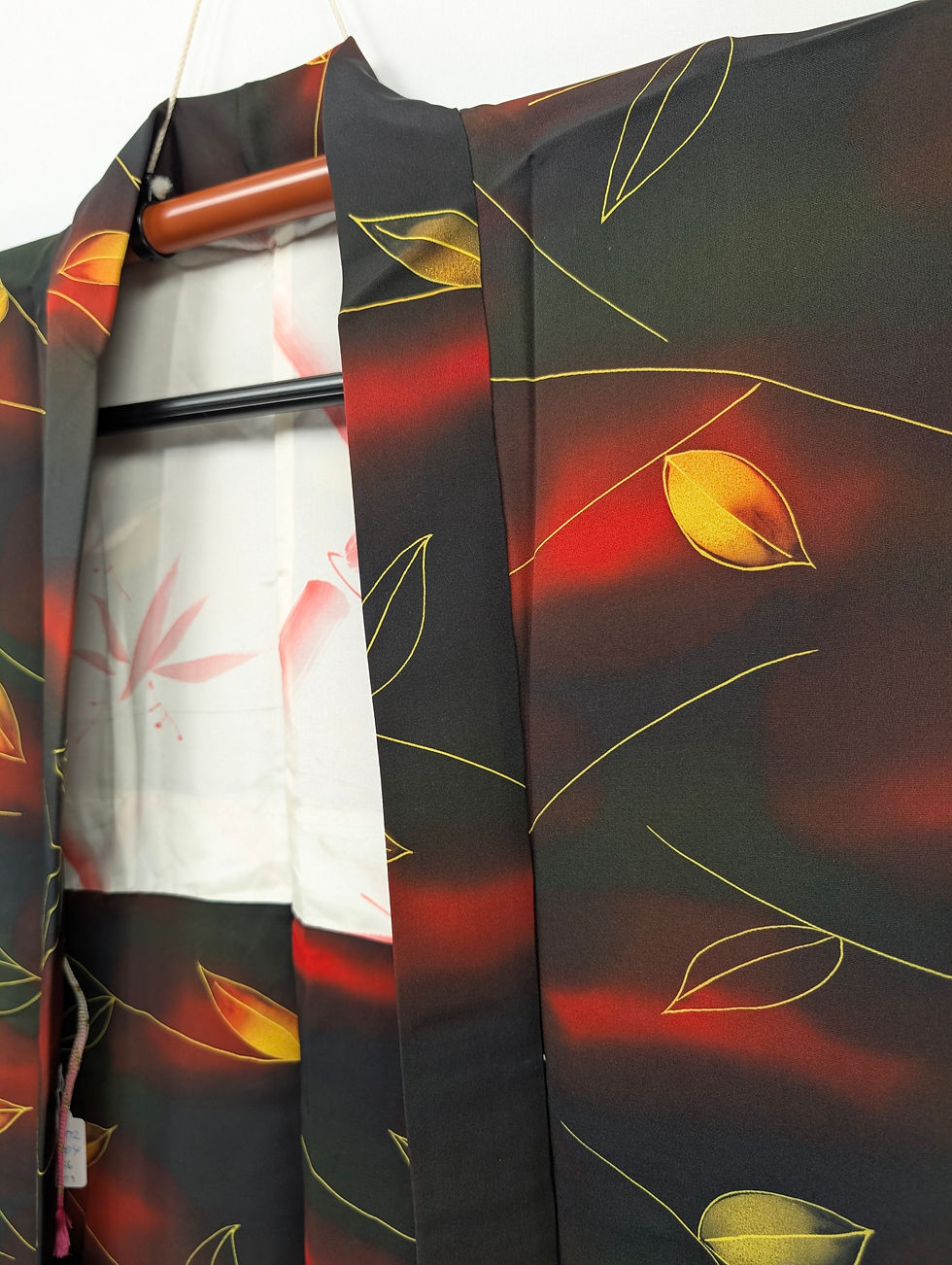 Miniature : Veste Haori Vintage - Noir, Rouge Flamboyant & Motif Feuillage