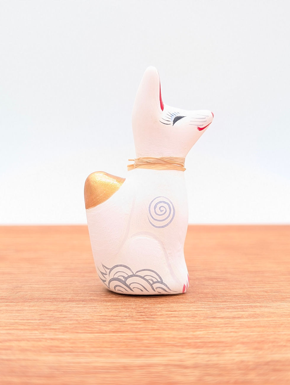 Miniature : Poupée Kitsune Inari Tsuchi Ningyō - L'Élégance du Japon