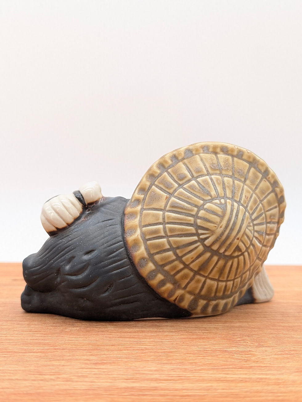 Miniature : Figurine Tanuki Allongé Vintage 14cm - Céramique Japonaise Porte-bonheur