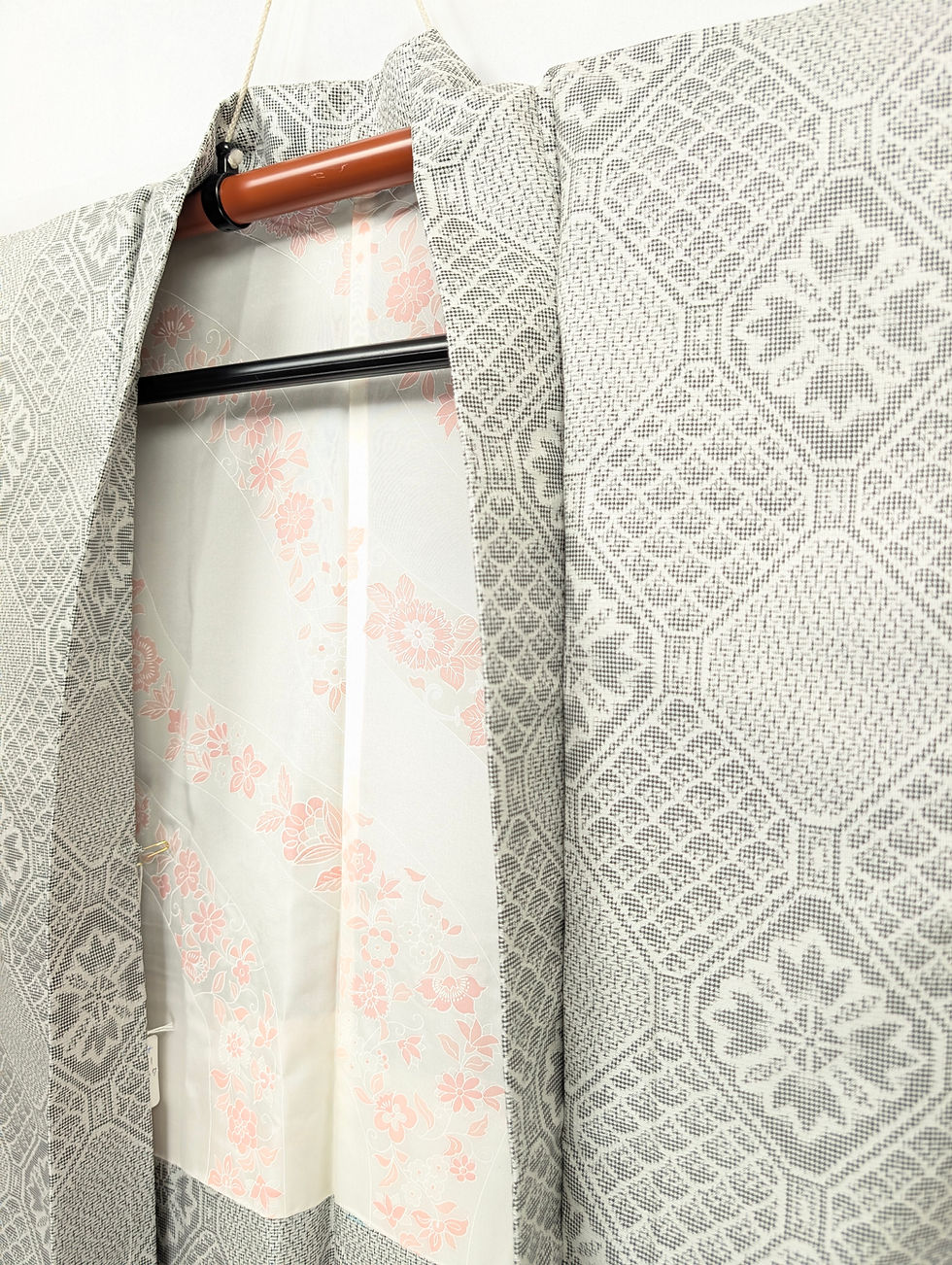 Miniature : Veste Haori Vintage Gris Perle – Motifs Géométriques Graphiques
