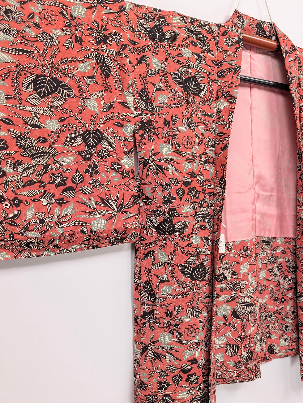 Miniature : Veste Haori Vintage Soie Chirimen – Rose Corail & Jardin Dense