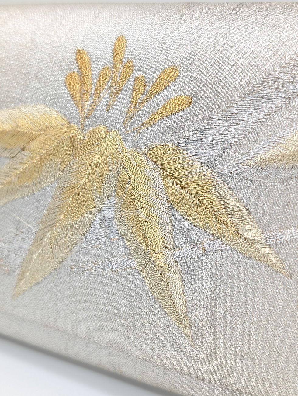 Miniature : Pochette Vintage Japonaise Argentée - Broderie "Feuilles de Bambou"