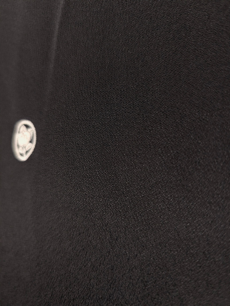 Miniature : Kimono Kuro Tomesode vintage soie noir vase d'or