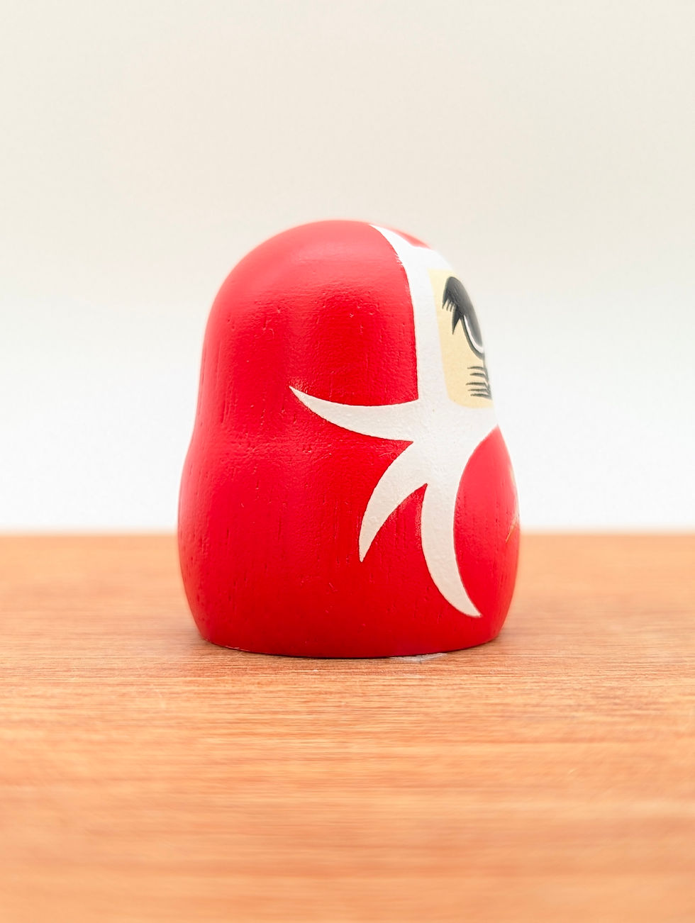Miniature : Petit Daruma en Bois Porte-bonheur du Sanctuaire Atago 5cm