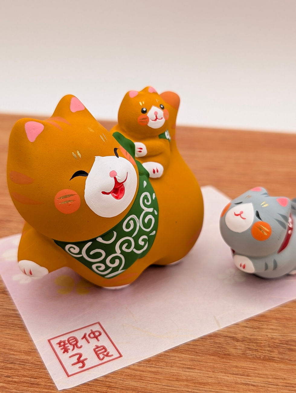 Miniature : Chats en terre cuite neufs - Famille orange