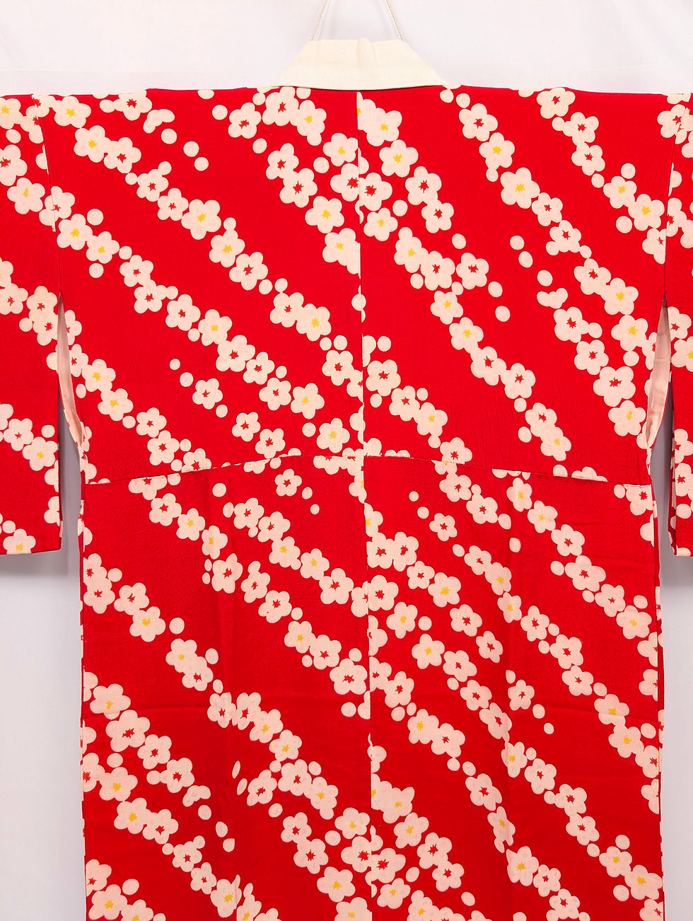 Miniature : Sous-Kimono Juban Rouge - Pluie de Fleurs en Diagonale