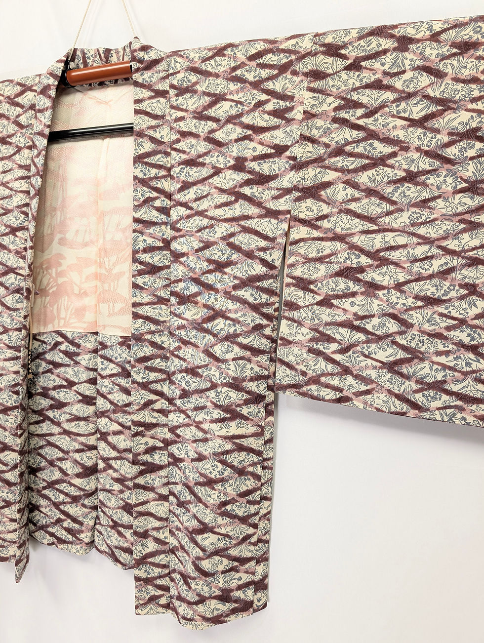 Miniature : Veste Haori Vintage Ivoire – Motif Treillis Velours et Fleurs Délicates
