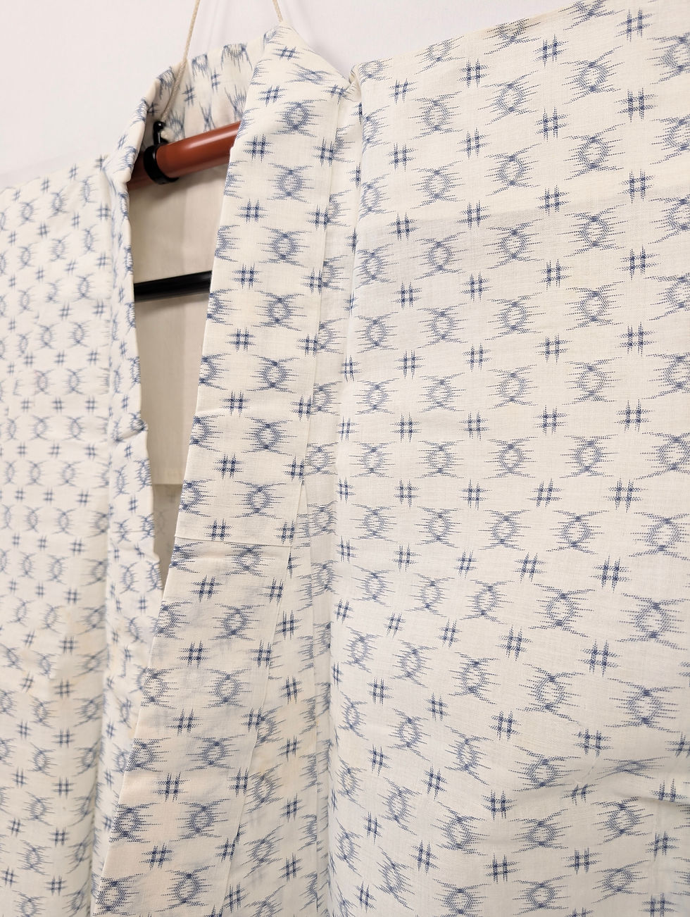 Miniature : Yukata vintage écru en coton - Motifs bleu