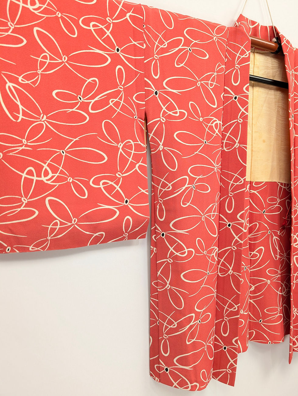 Miniature : Veste Haori Vintage Rose Corail – Motifs Rubans Graphiques
