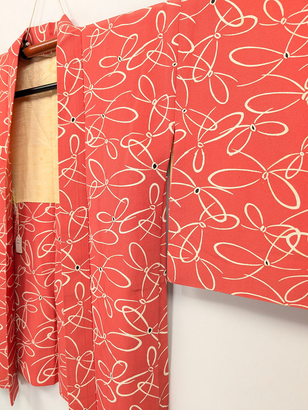 Miniature : Veste Haori Vintage Rose Corail – Motifs Rubans Graphiques