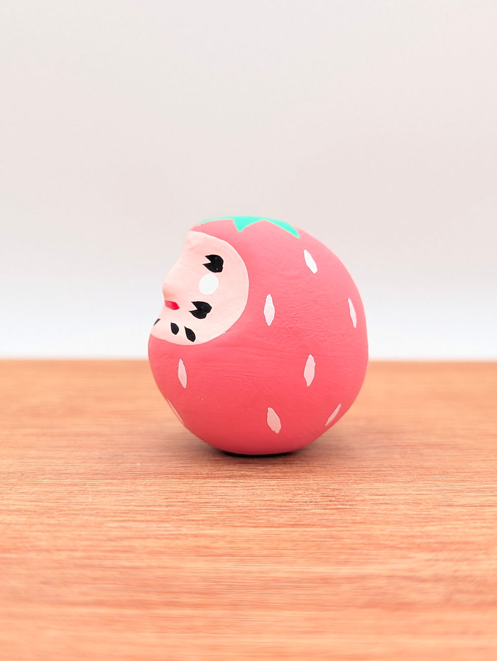 Miniature : Daruma Fraise Rose - Porte Bonheur Japonais 