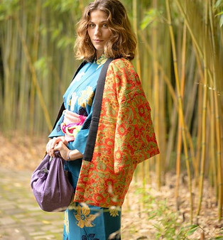 Jeune fille en Yukata avec un Hanten sur les épaules_Madame Haori.jpg