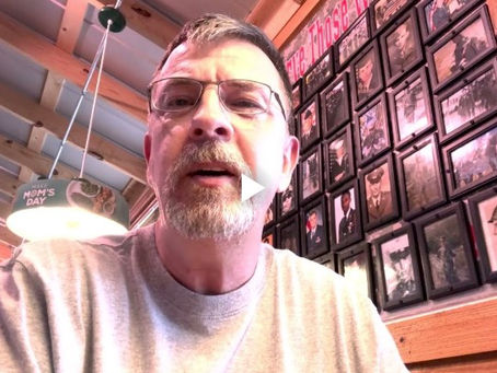 Dr. Allen Craig demonstrating Starkey Genesis AI Edge Mode in a noisy restaurant to improve speech clarity over background noise.