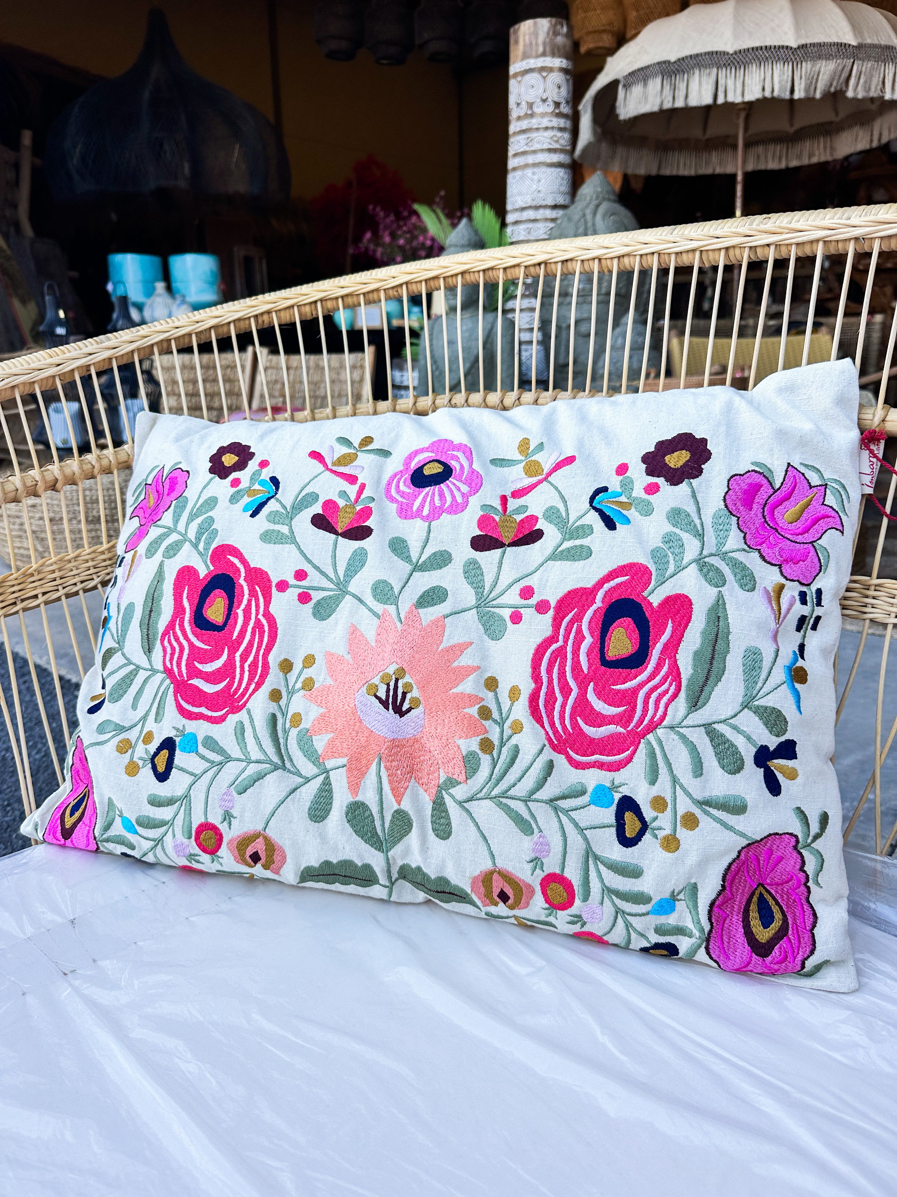 Flower embroidery cushion 40x60