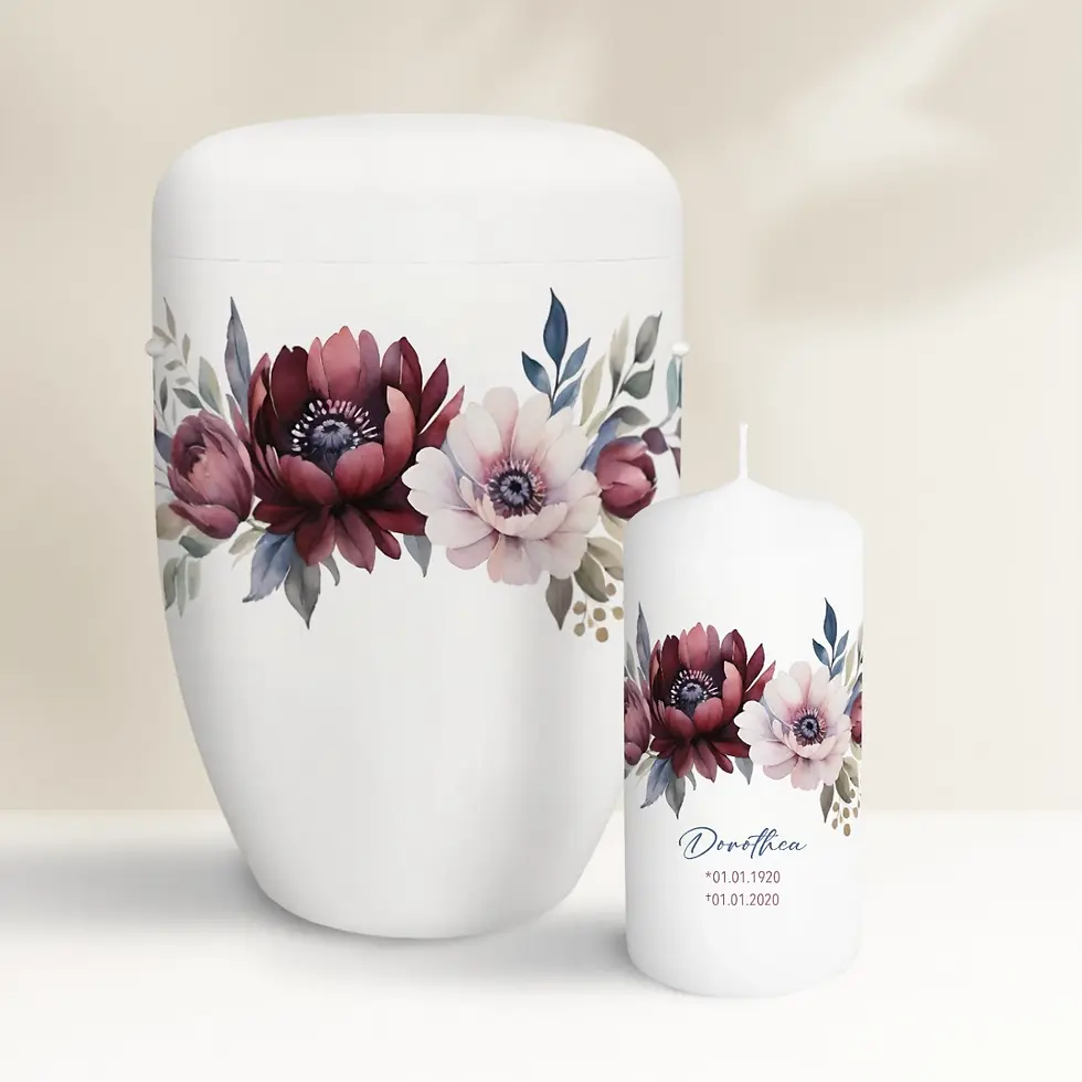 Miniaturbild: Weiße Natur-Urne mit weinroten Blumen und passender Trauerkerze, personalisierbar
