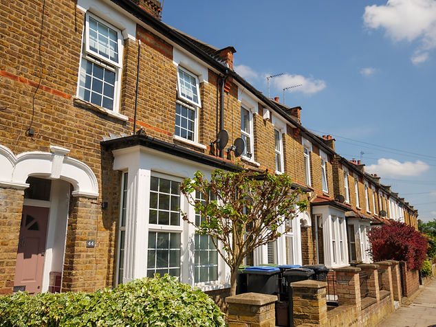 Row of Victorian terraced houses in north London, UK.jpg