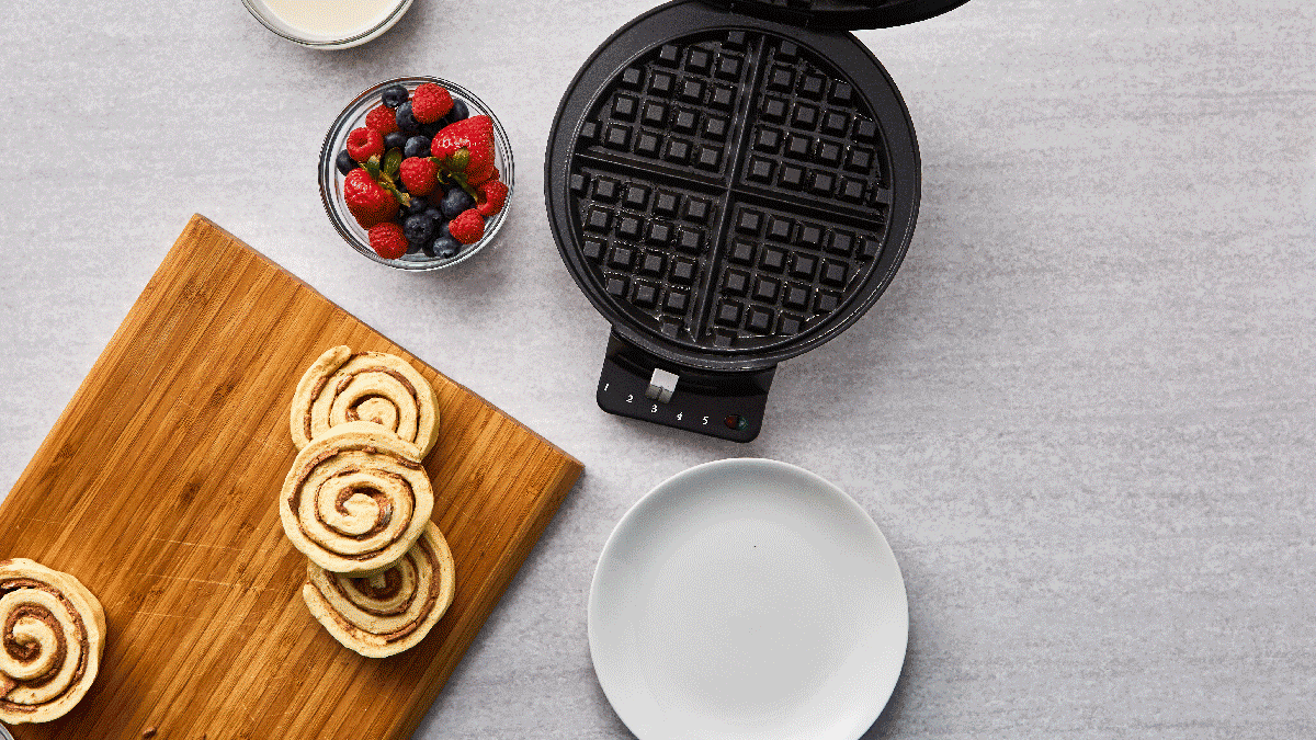 WAFFLE-BAR_16x9_CINNAMON-ROLL-BUILD_cinn