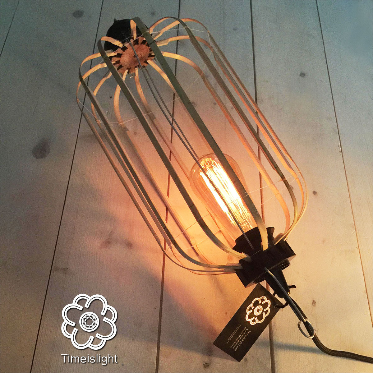 Lampe Baladeuse en bambou HIRONDELLE LAN avec variateur. Time is Light.