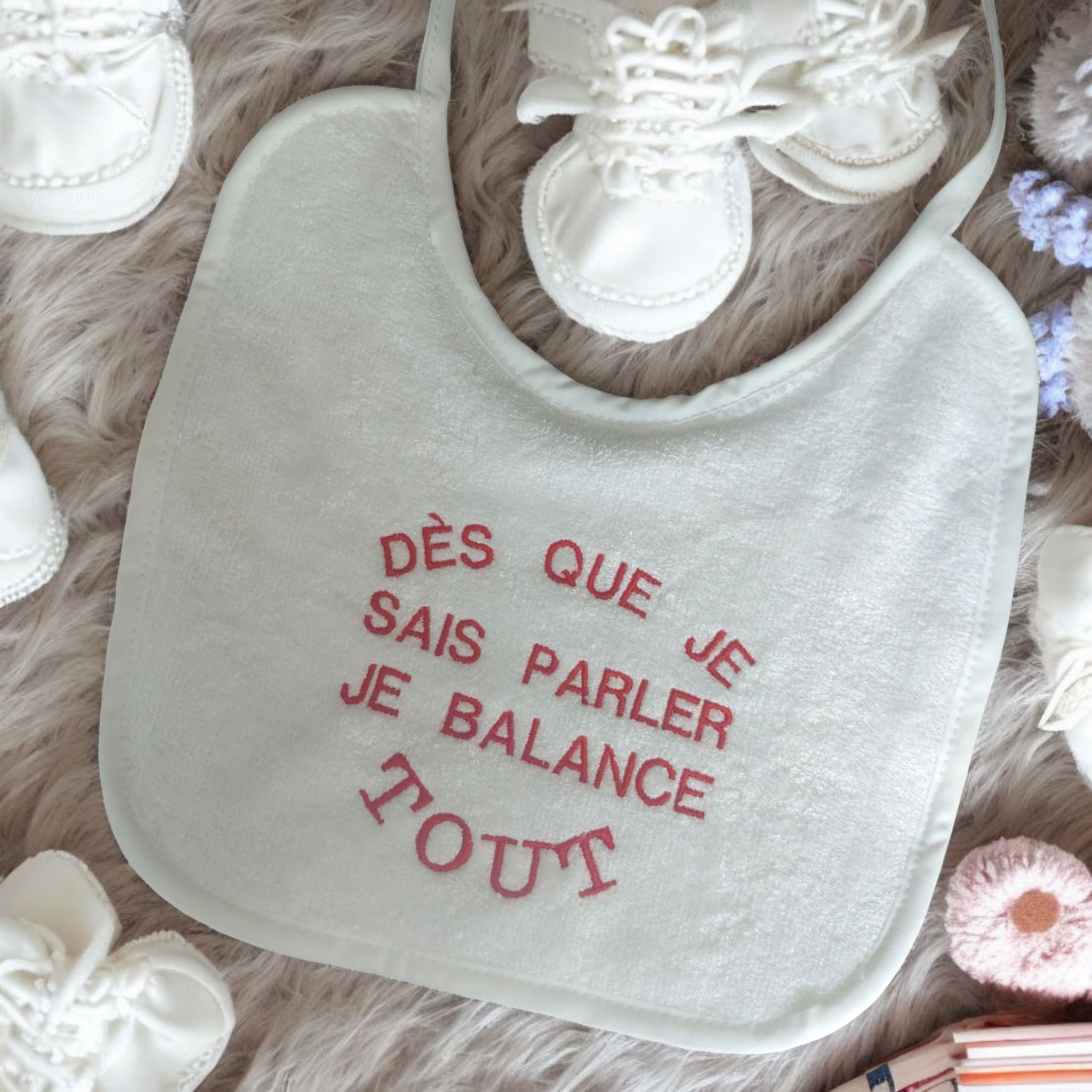 dès que je sais parlé je balance tout brodé sur un bavoir fabysamuse