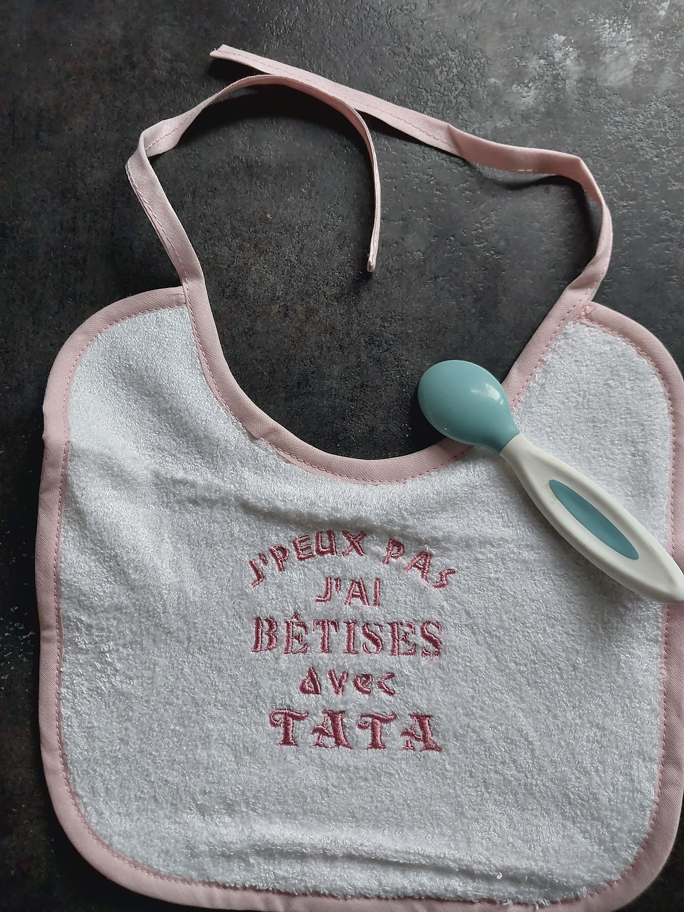 Miniature : bavoir bébé humoristique bêtises avec tata fait main